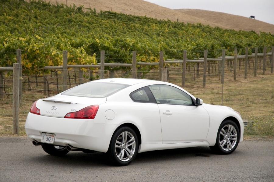  Infiniti G37x Coupe 2009 года  (фото 9 из 16)